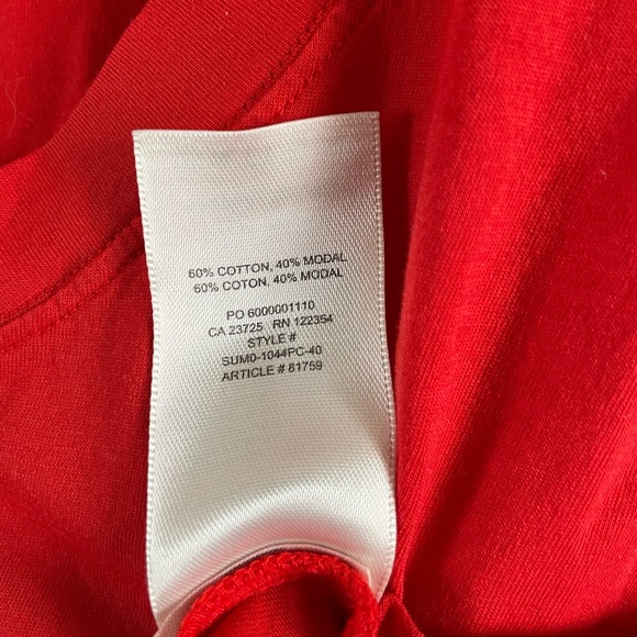 The Group Babaton V-Neck Shirt - Picture 4 of 5